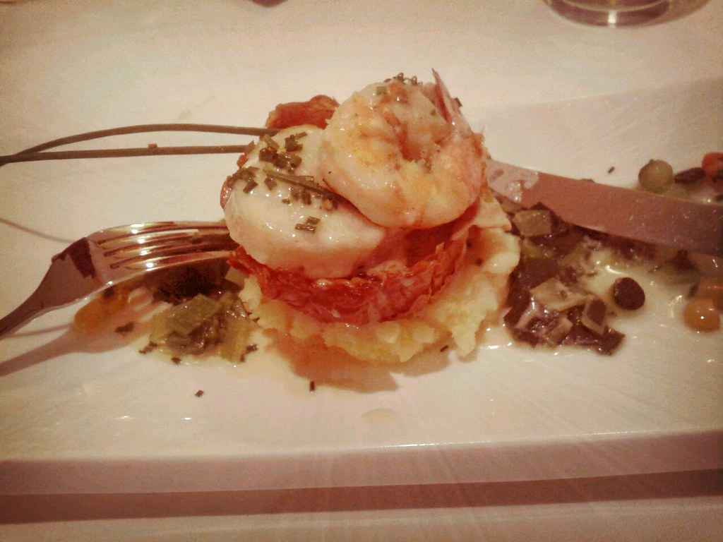 Scallops & Prawns Crispy nest of sea scallops and king pra… Flickr