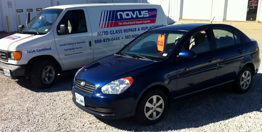 Kia windshield replacement in St. Charles, MO NOVUS Glass of