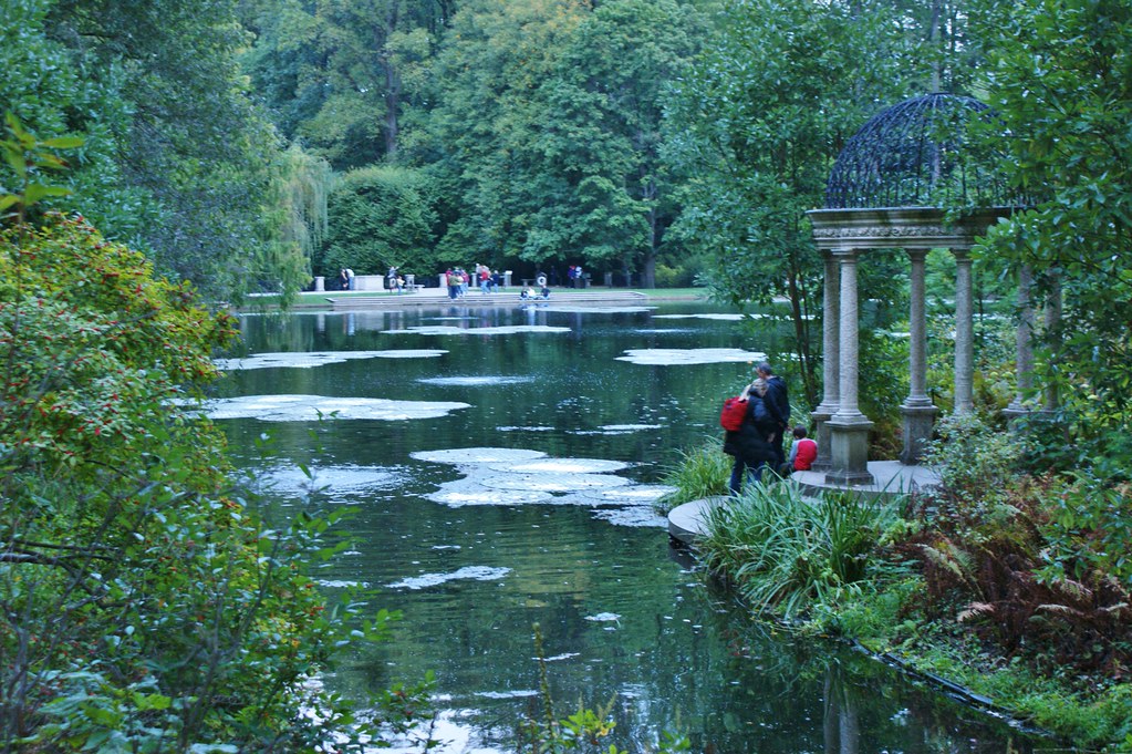 Longwood Gardens Love Temple with Bruce Monro 'Waterlilies… Flickr