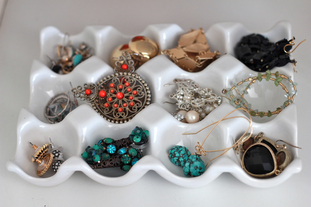 how to organize jewelry & accessories Lauren Craig Flickr