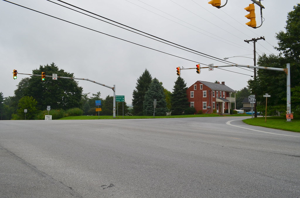 New Danville Mast Arms Older bent mast arm signals at the … Flickr