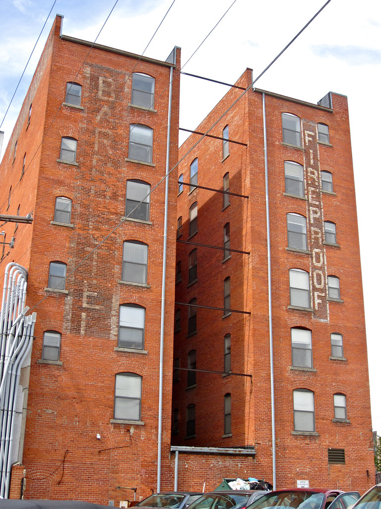 Barr Hotel, Lima OH The old Barr Hotel in Lima, Ohio was a… Flickr