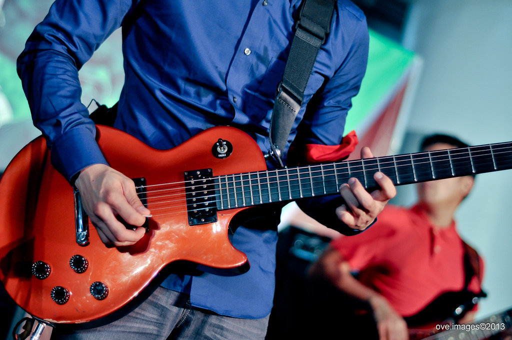 Kean's Guitar (Callalily) Oliver Caluya Flickr