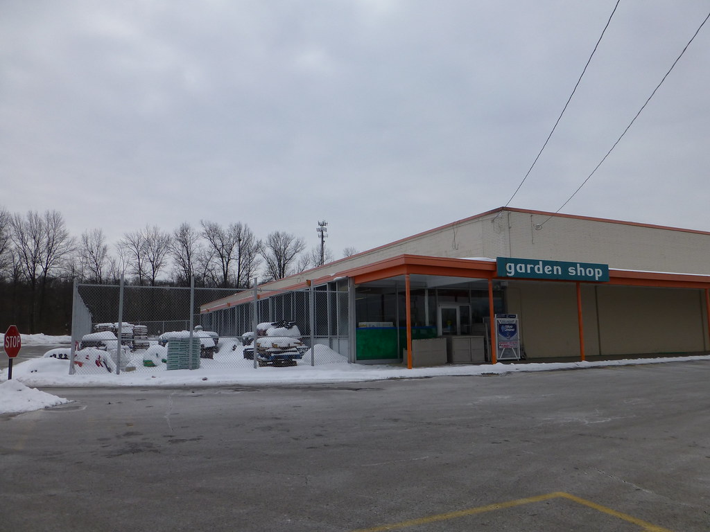 Kmart in Austintown, Ohio This has to be the least updated… Flickr