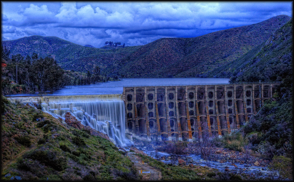Lake Hodges Dam Overflow 2011 dweisman2002 Flickr