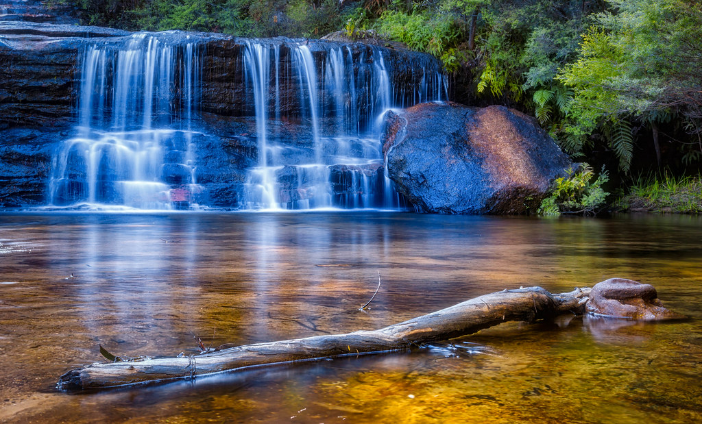 Wentworth Falls Part of the upper segment of the falls in … Flickr