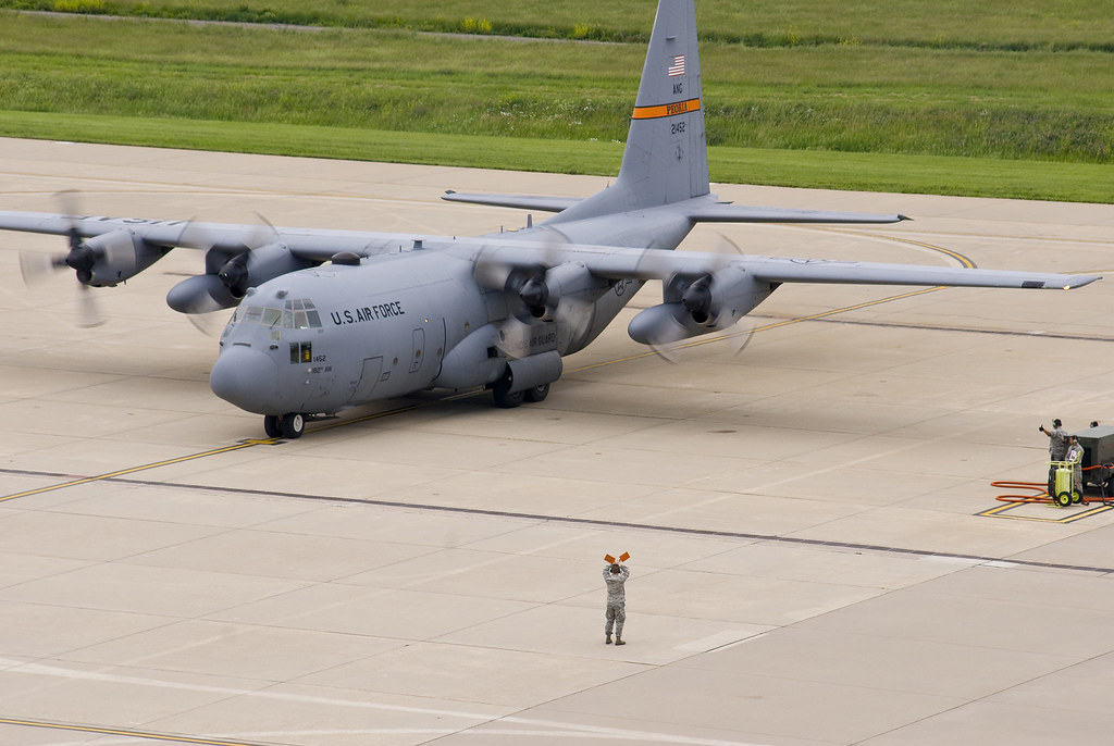 Mission complete An Illinois Air National Guard C130H3 He… Flickr