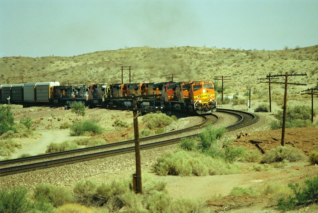 BNSF Needles, CA A westbound BNSF freight behind ten loc… Flickr