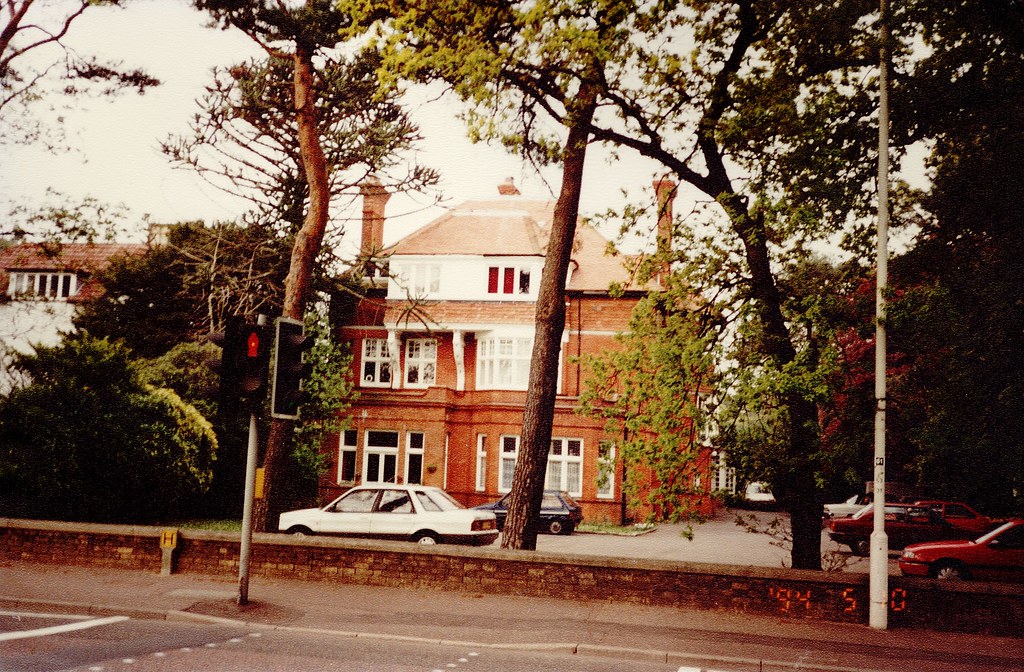 THE HOUSE BEAUTIFUL / BERMUDA COURT. 11 DERBY RD. BOURNEMO… Flickr