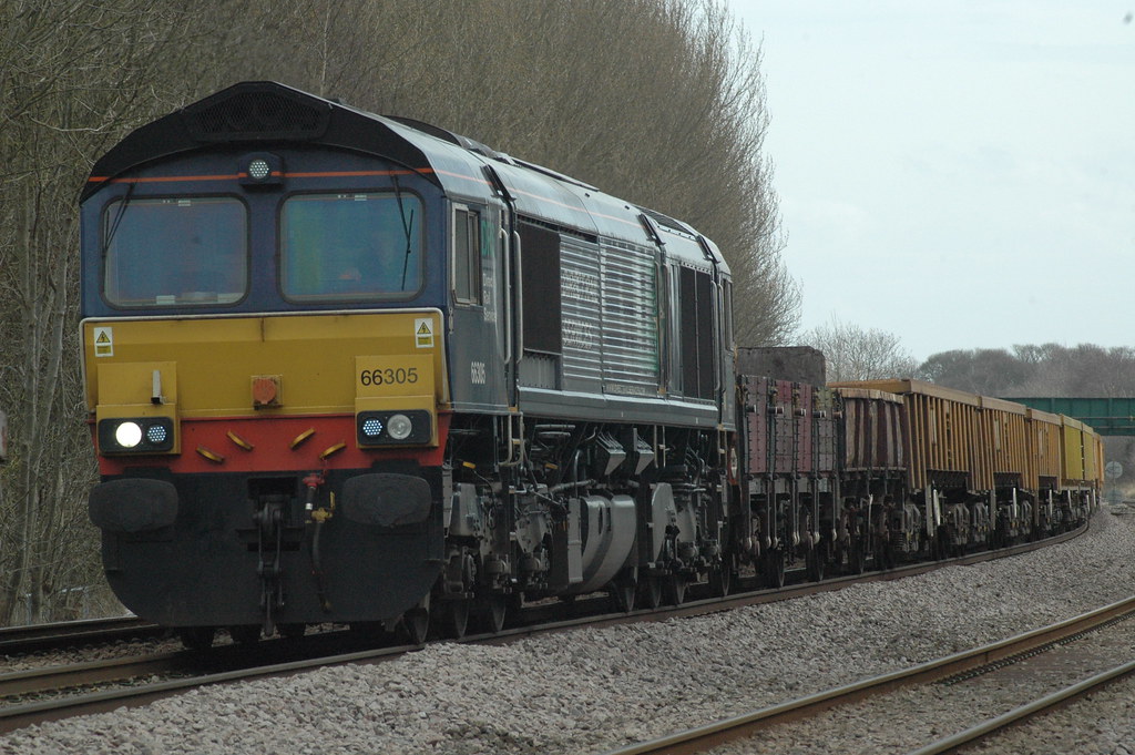 66 305 at Gibson Lane, Melton on 14th April 2013 DRS Class… Flickr