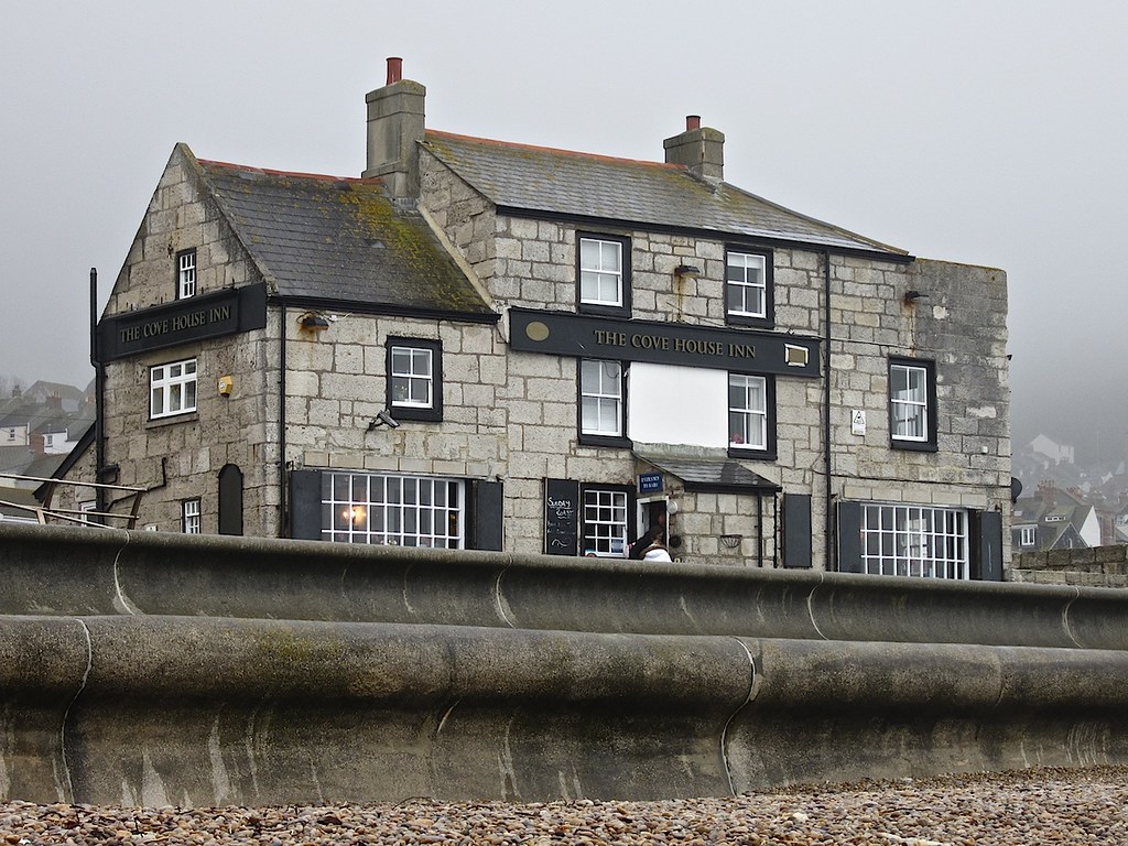 The Cove House Inn in the mist From April 9 to 12, 2013, I… Flickr