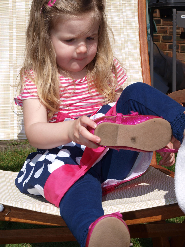 If Grampy can walk around without shoes on, then so can I!… Flickr