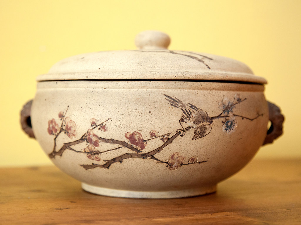 Qiguo Yunnan Stoneware Steam Pot Front Jay Shaw Flickr
