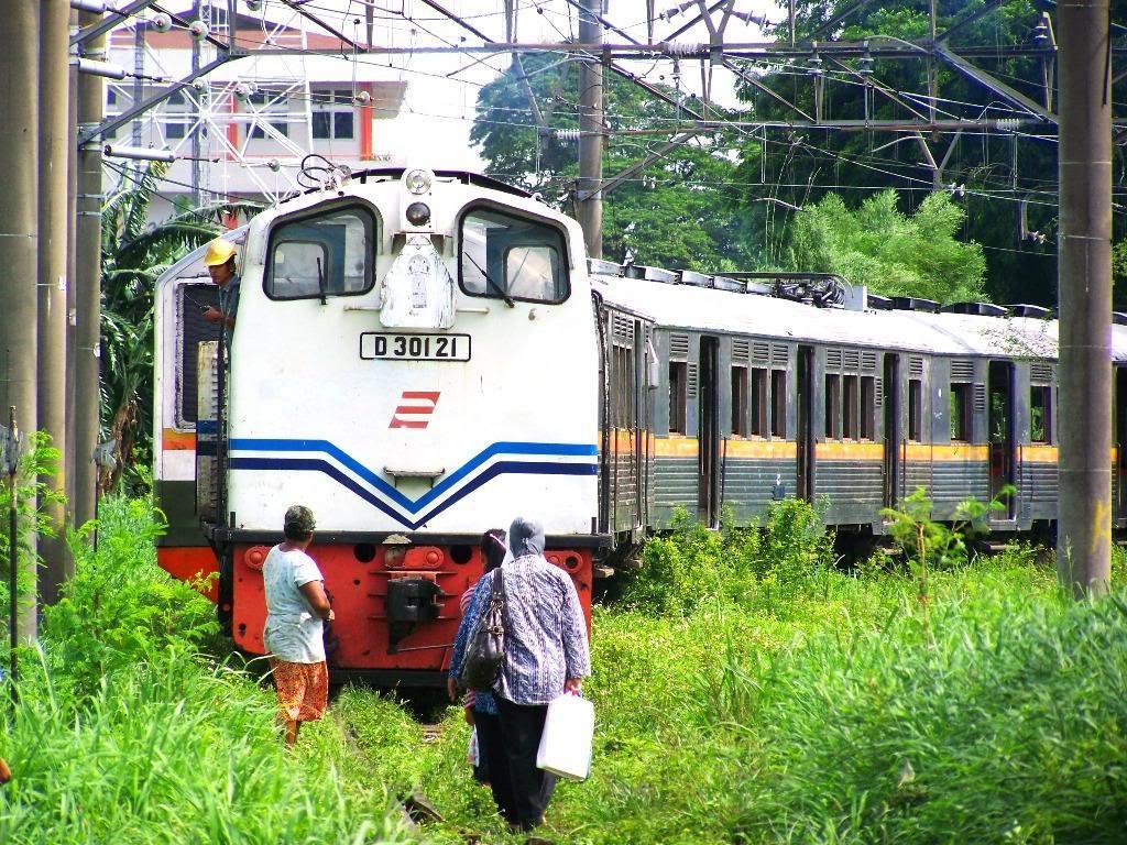 Old D301-21 langsir KRL Rheos | Balai Yasa Manggarai - Jakar… | Flickr