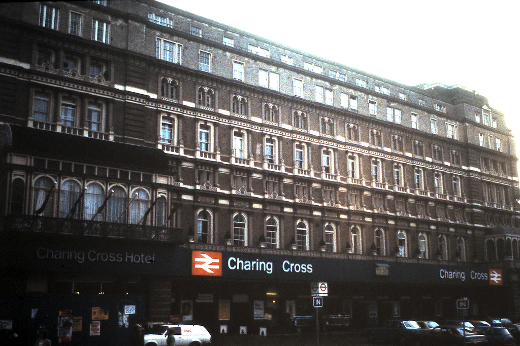 London Charing Cross station and Charing Cross Hotel, 9 De… Flickr