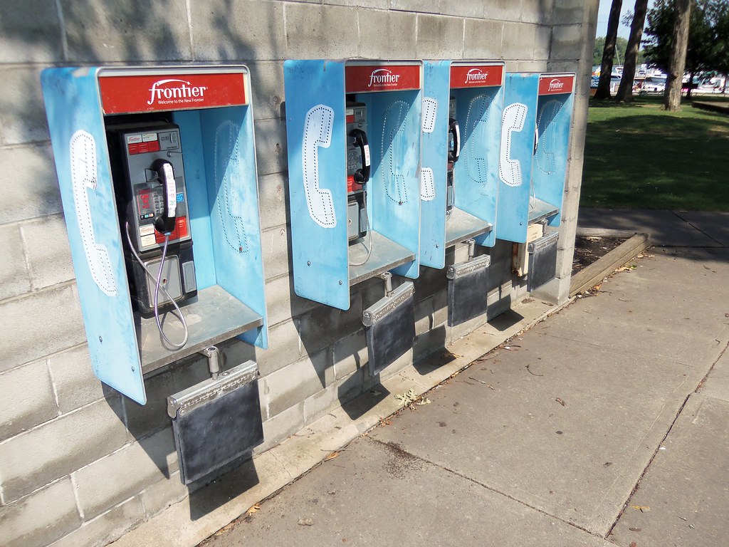 Line of Frontier Pay Phones A few Frontier pay phones moun… Flickr