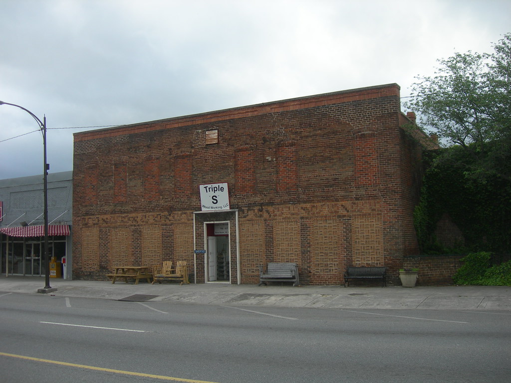 A Downtown Building Summerville, Jimmy Emerson, DVM Flickr