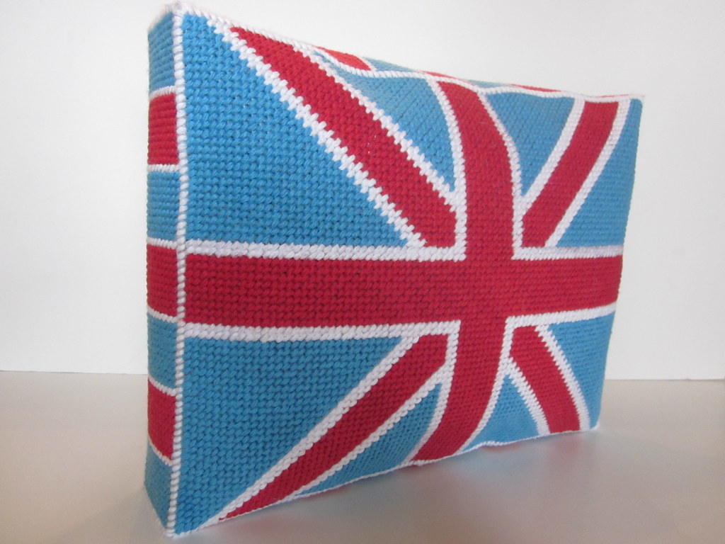 Union Jack pillow using plastic needlepoint canvas Flickr