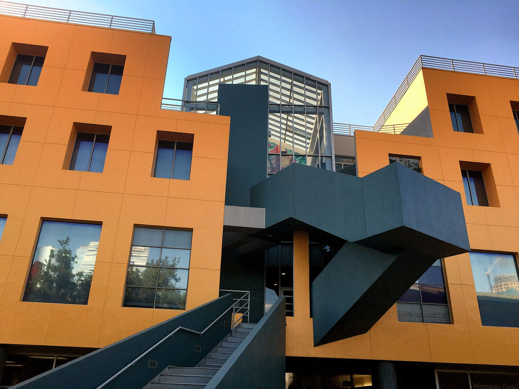 Loyola Law School, Los Angeles, by Frank Gehry DocSaintX Flickr