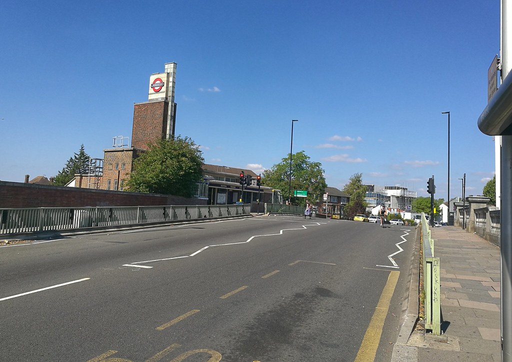 Boston Manor Station Standing on Boston Manor Road in Bren… Flickr