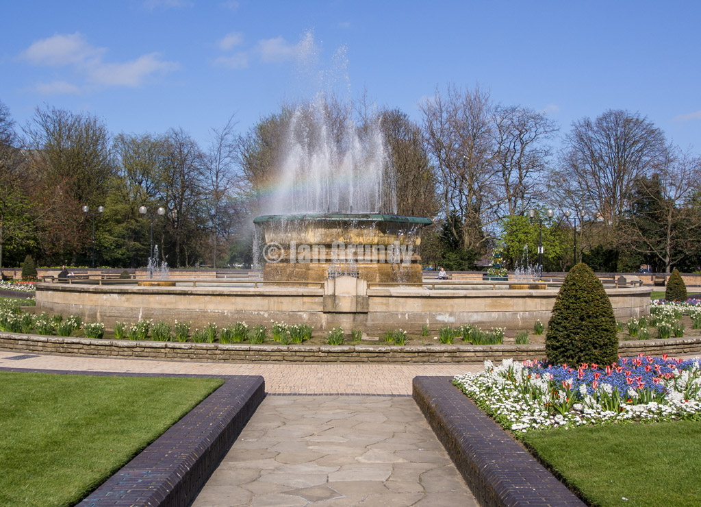 Queens Gardens 4011 Queens Gardens Hull. The rosebowl foun… Flickr