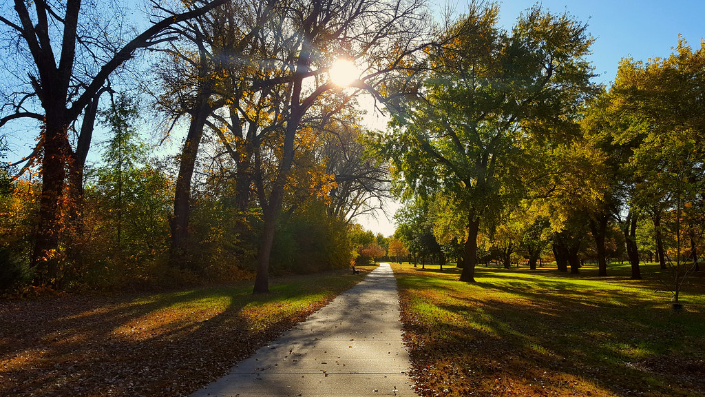 Trail Pic Taken on the walking/biking trail in Riverside P… Flickr