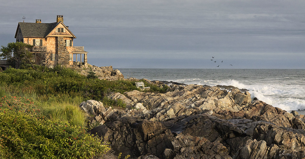 Home By the Sea Strong surf along Ocean Ave, Kennebunkport… S