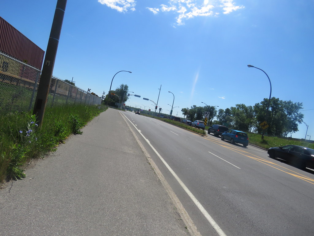 IMG_0149 In Pincourt but TerrasseVaudreuil behind the rai… Flickr