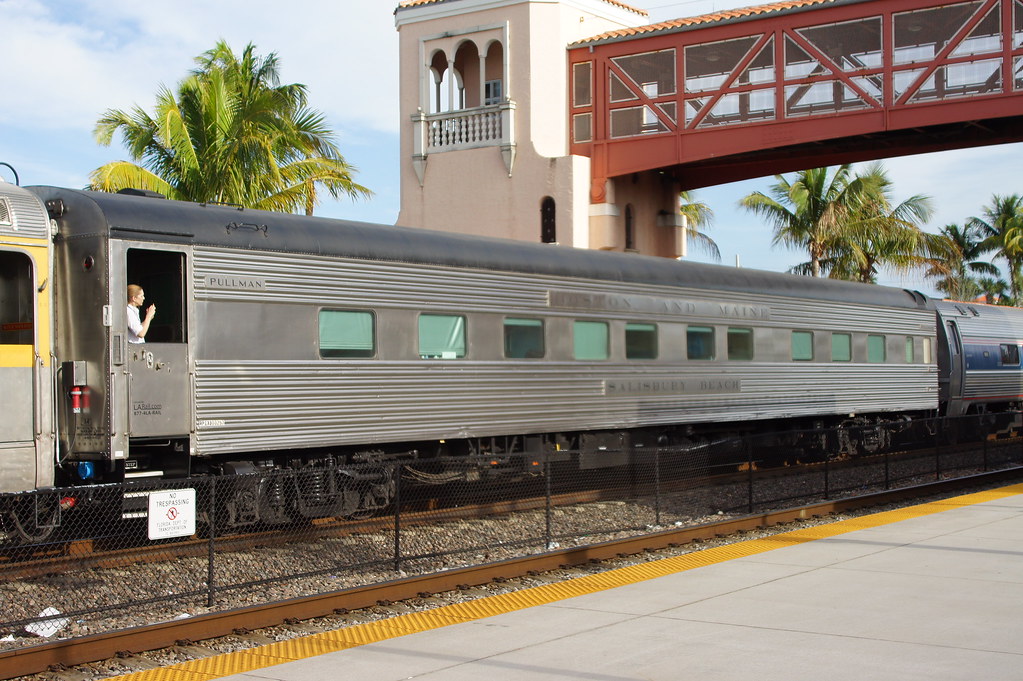 SLEEPER "SALISBURY BEACH" AT WPB, FL The 3 private cars ar… Flickr