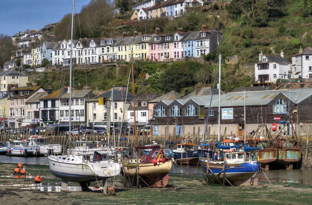 Low tide at Looe, Cornwall When the tide is out at the bea… Flickr