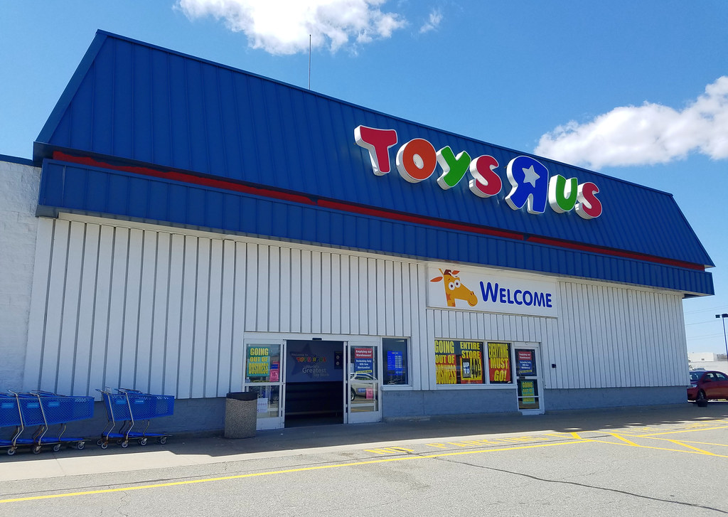 Toys Я Us; Swansea, MA A parting shot of the Toys Я Us at … Flickr