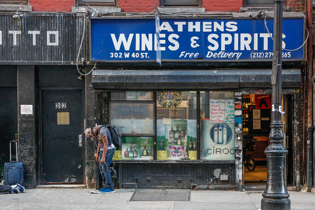 Times Square liquor store. Times Square, NYC. Livia Lopez Flickr