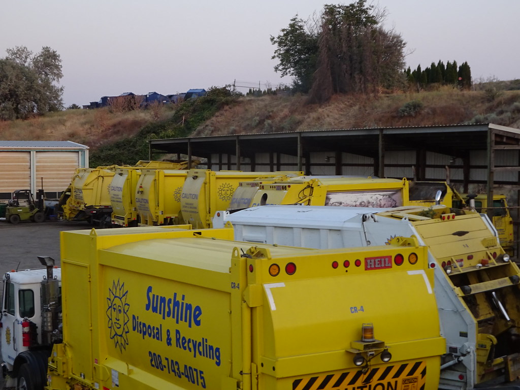 Sunshine Disposal Yard Lewiston, Idaho SoCalGarbageTrucks Flickr
