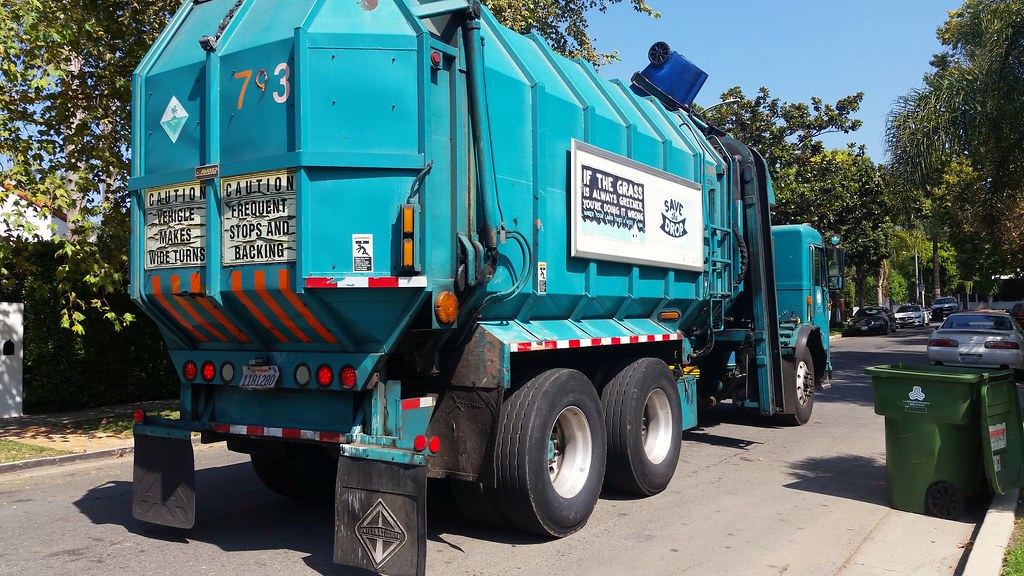 36793 Collecting recycling in Beverly Grove. Los Angeles Refuse
