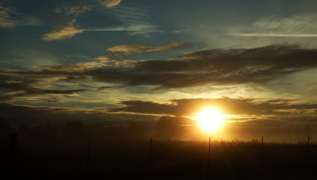 Sunrise in Estacada. Mossy Rock Studio, Estacada,OR. Flickr