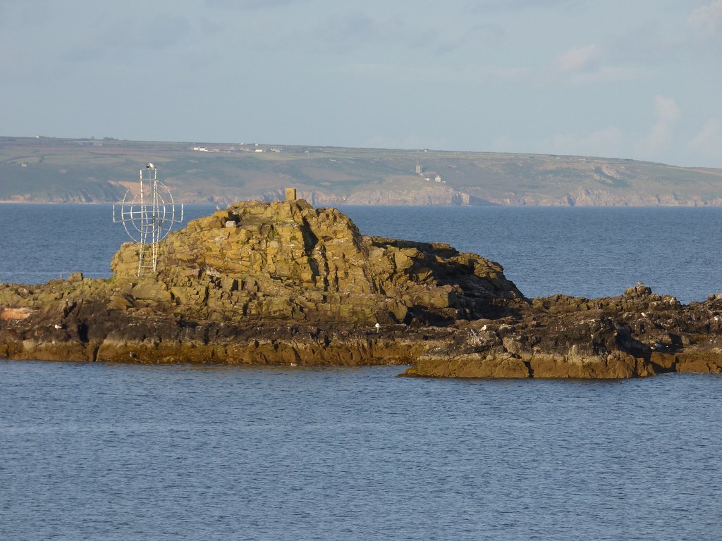 St Clement's Isle, Mousehole, Cornwall milnefaefife Flickr