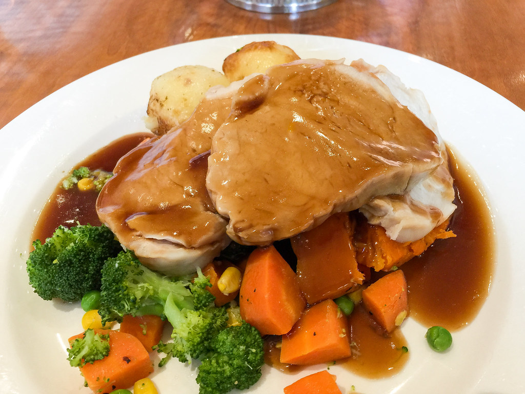 Roast pork lunch at Sandown Park Hotel Roast pork lunch at… Flickr