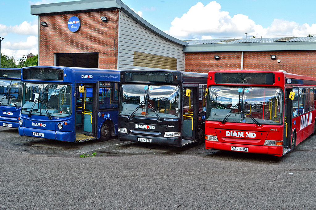 Diamond 30903,30437,30455 Kidderminster garage ee16svt Flickr