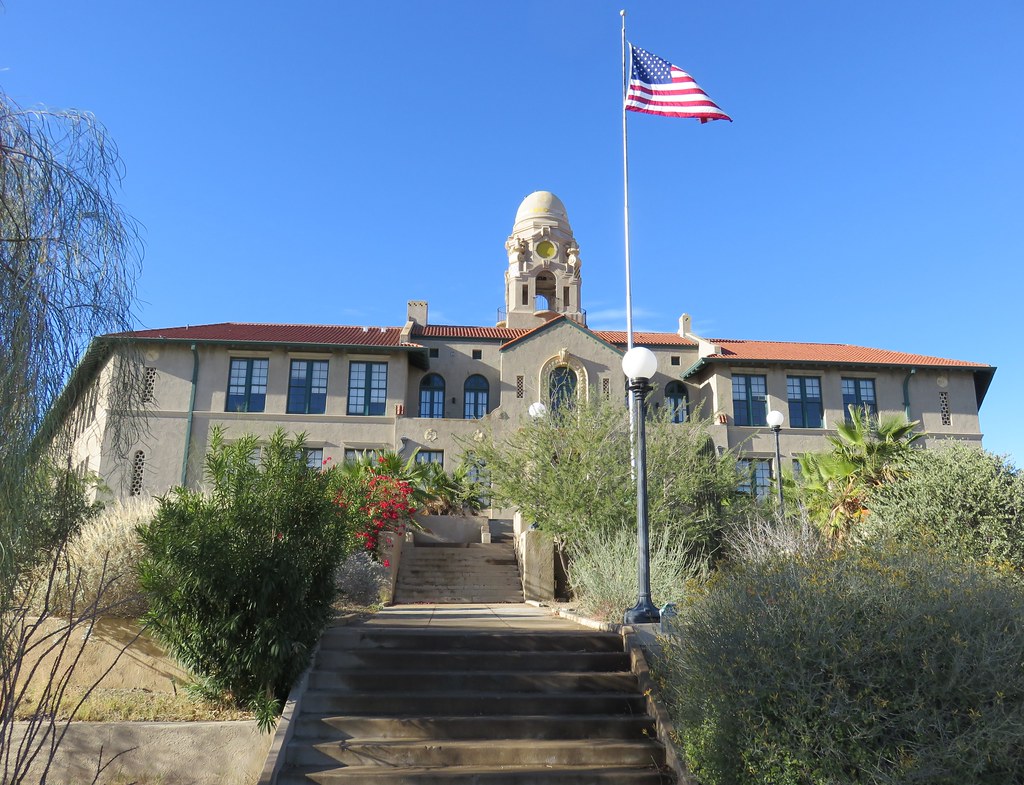 Old Curley School (Ajo, Arizona) Built in 1919, this Natio… Flickr