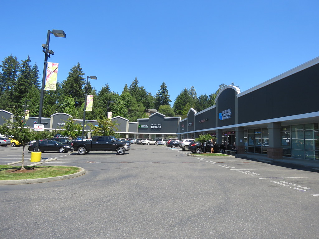 IMG_0843 Half Price Books Outlet Andy Nystrom Flickr