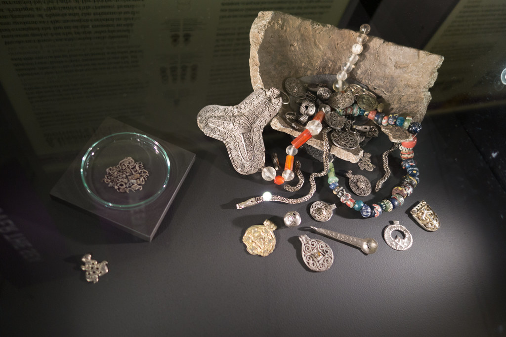 Viking treasure Royal Ontario Museum, Toronto, Canada, 201… Thomas