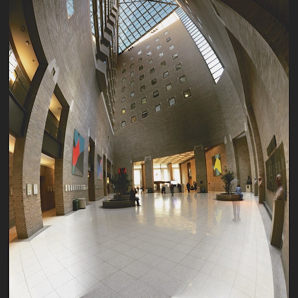 The lobby of Mt. Sinai hospital Main lobby of the Mt. Sina… Flickr