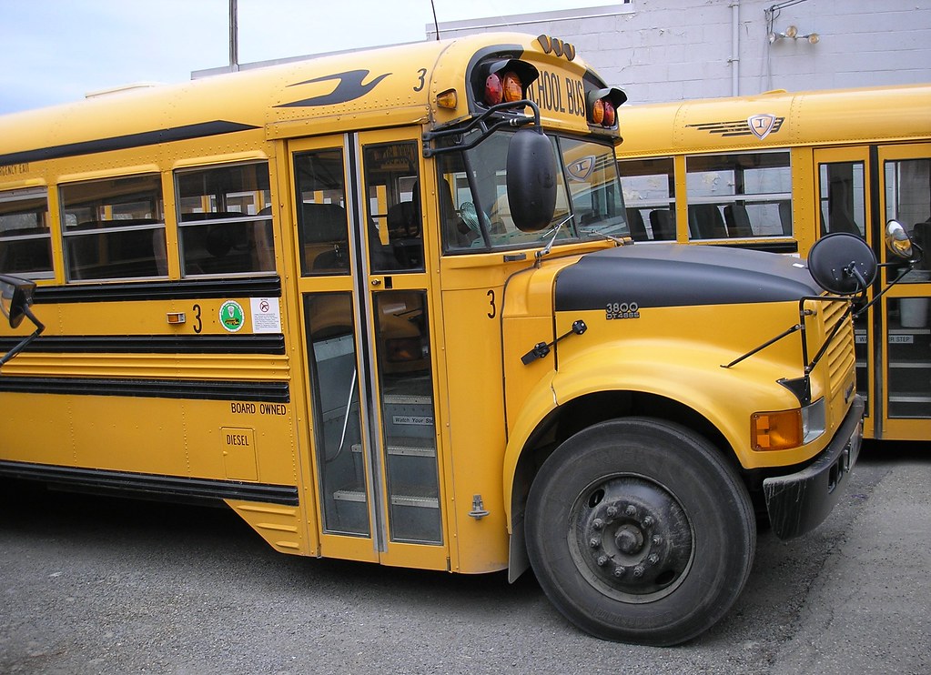 P3319700 Martins Ferry City Schools 3 2003 Blue Bird Int… Flickr