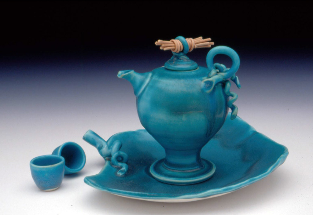 Fong Choo Fong Choo (Former) exhibiting member in Clay Piedmont