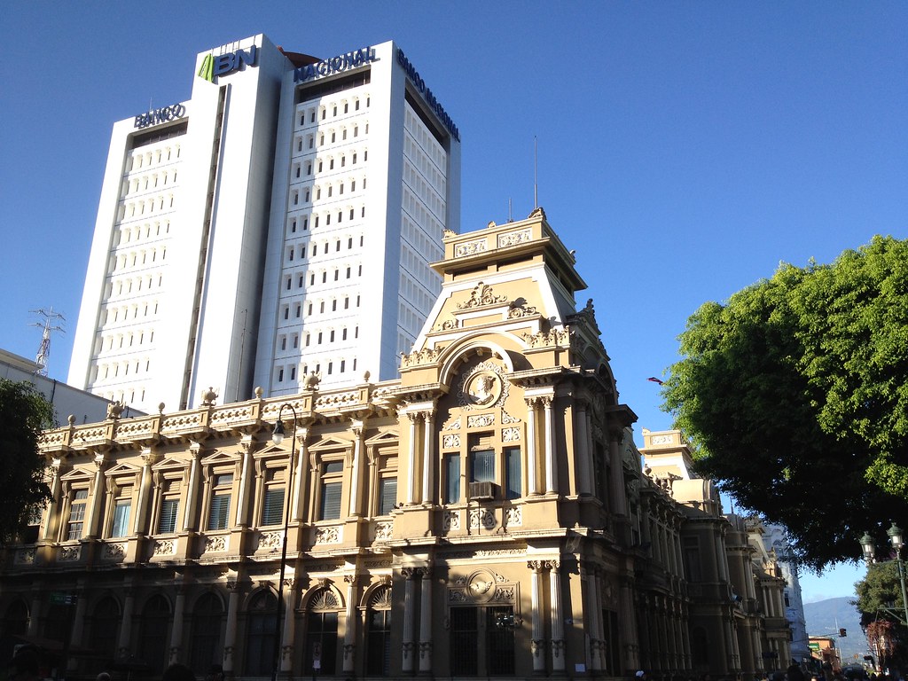 Correos de Costa Rica y Banco Nacional En primer plano apa… Flickr