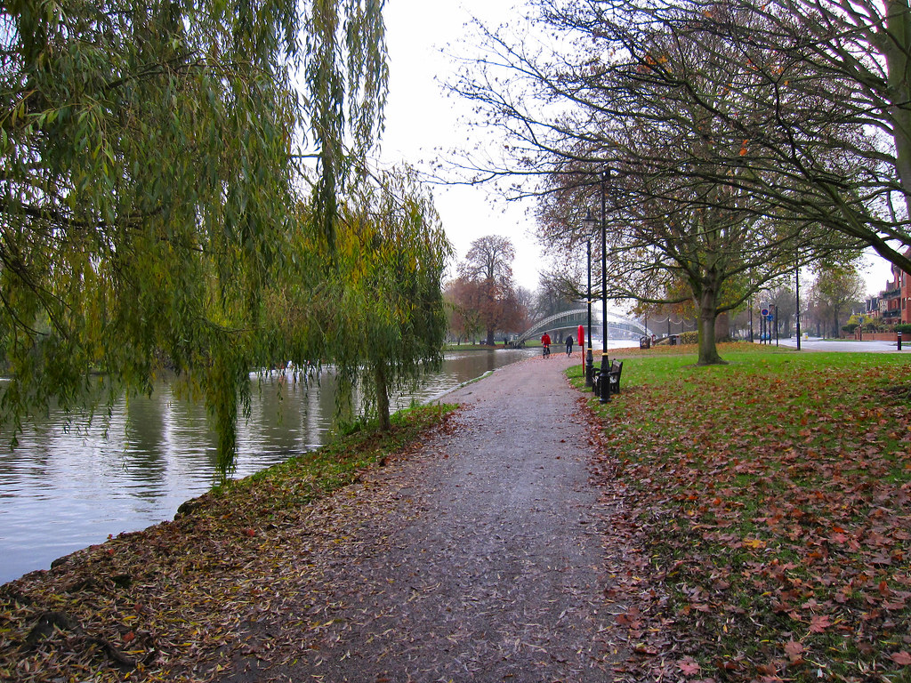 WALK ALONG THE RIVER BANK. Taken along the River Ouse in B… Flickr