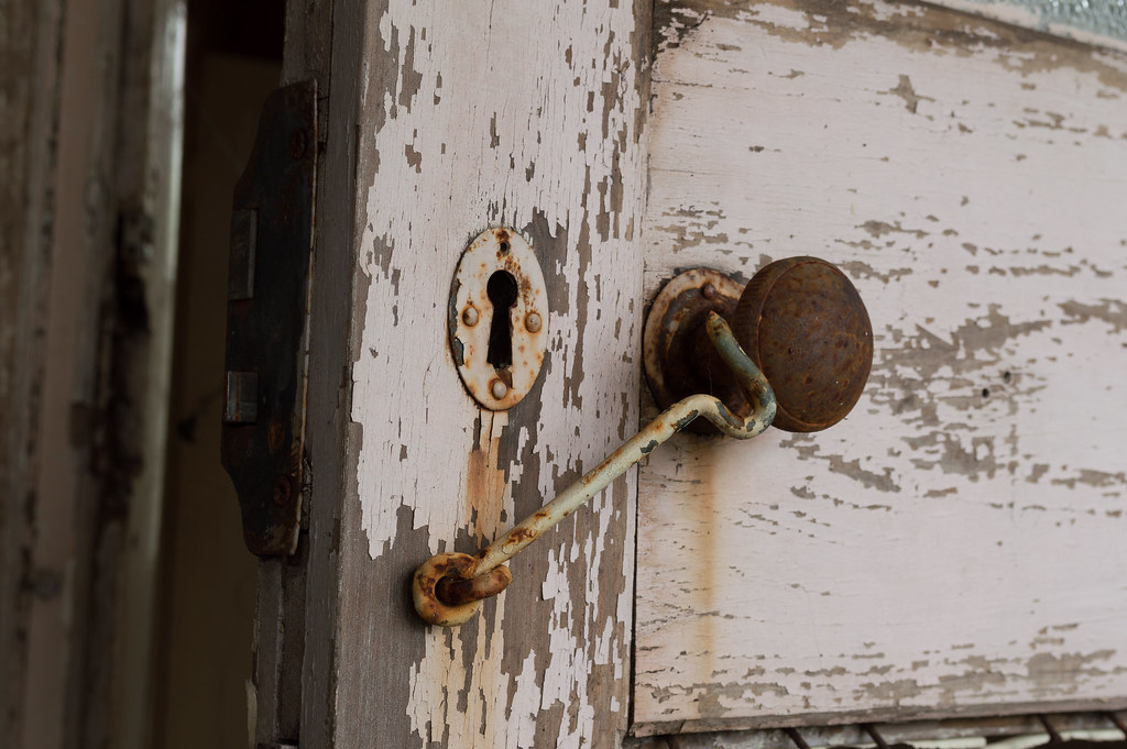 Rusty Door Knob Some of the features in the Catnap abando … Flickr