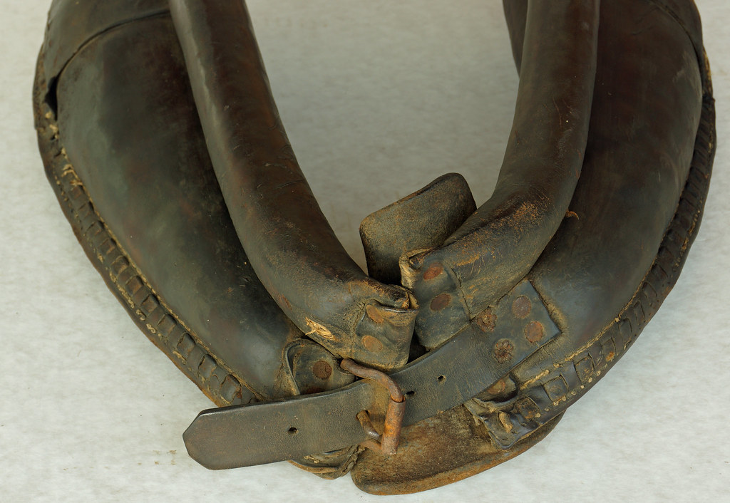 CH0098 Vintage Leather Horse Collar DSC02259 CastleRockMercantile