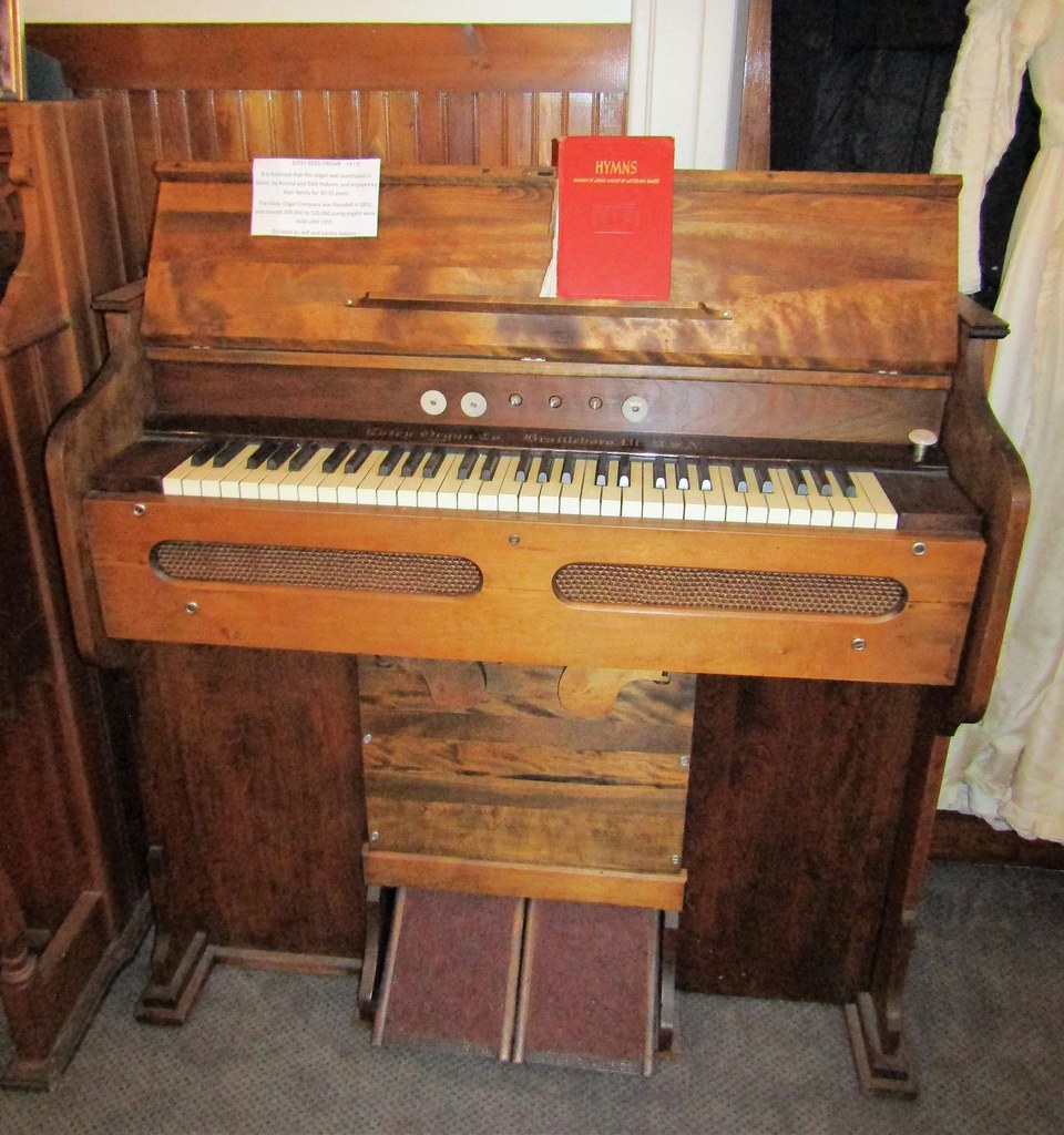 Estey Reed Organ Estey Reed Organ dated 1915 in the Farmin… Flickr