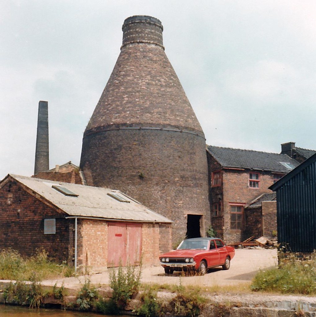 Bottle Kiln, Longton 1984 Scanned photo of the Bottle Ki… Flickr